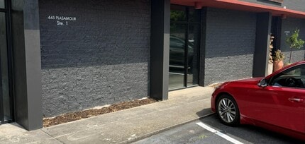 464-470 Armour Dr NE, Atlanta, GA for lease Building Photo- Image 2 of 4