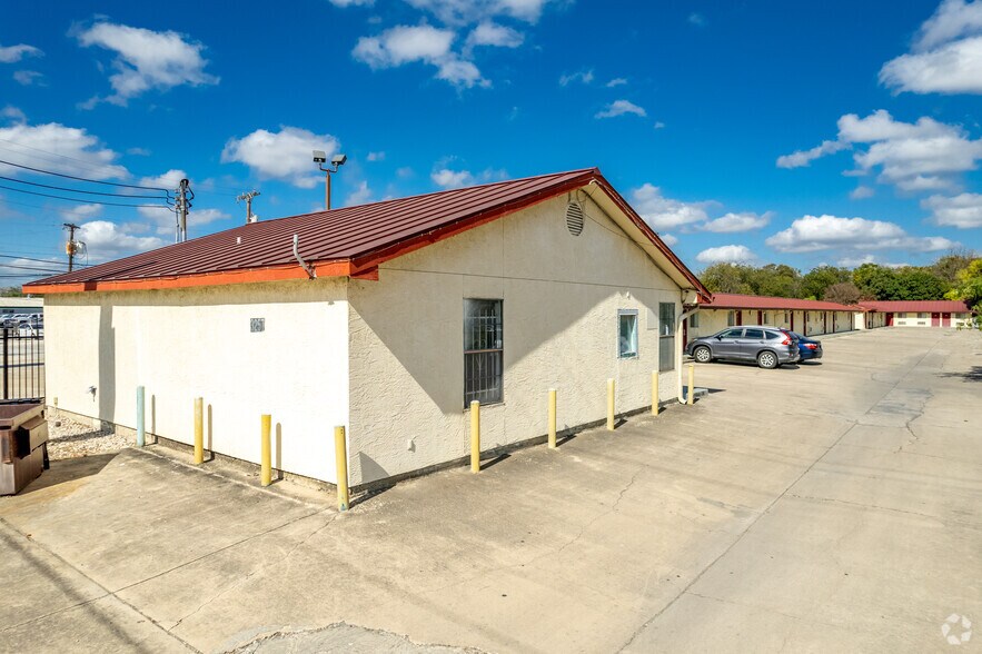 3257 SW Military Dr, San Antonio, TX à vendre - Photo principale - Image 1 de 6