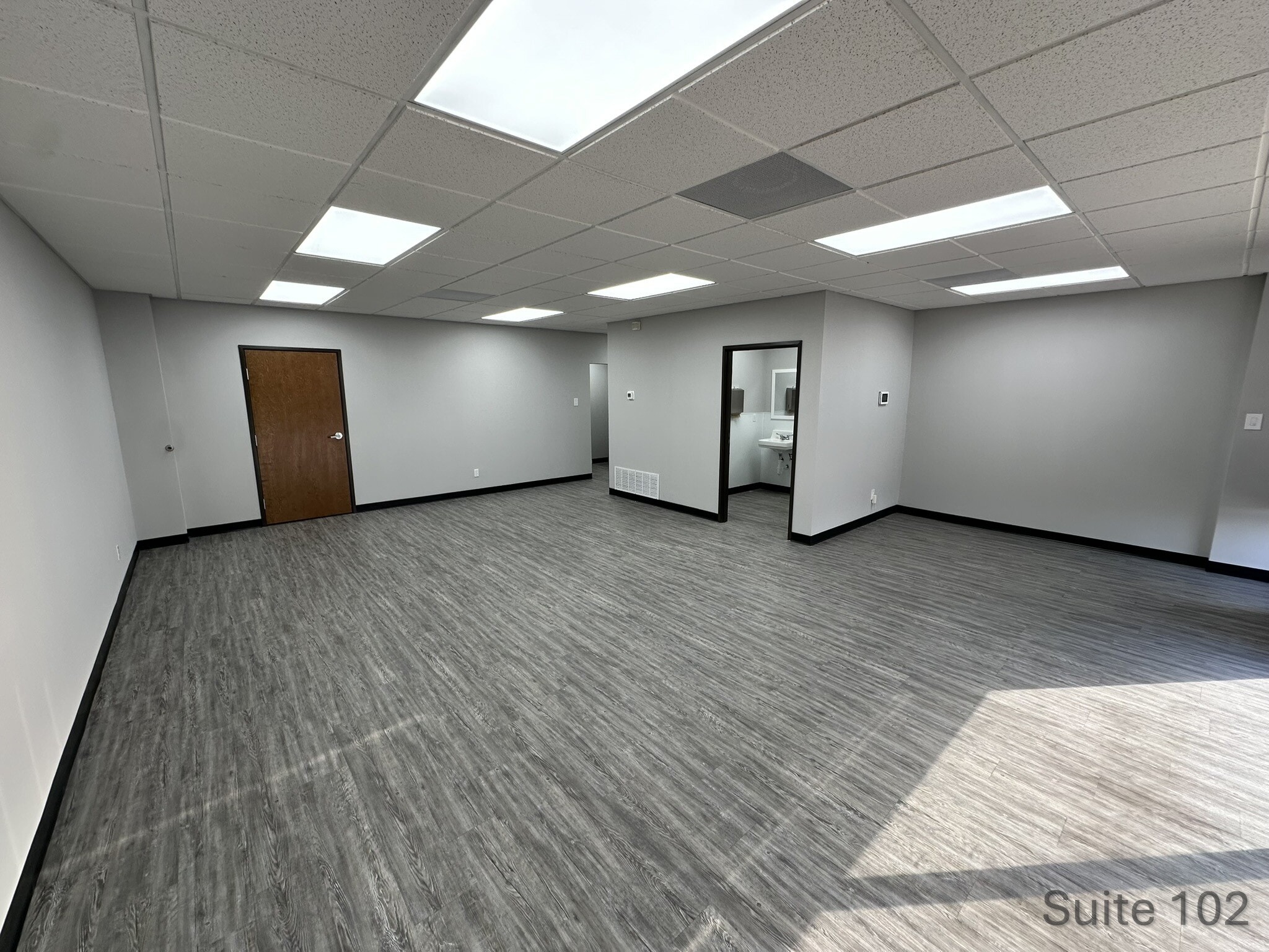 2604 W Marshall Dr, Grand Prairie, TX for lease Building Photo- Image 1 of 9