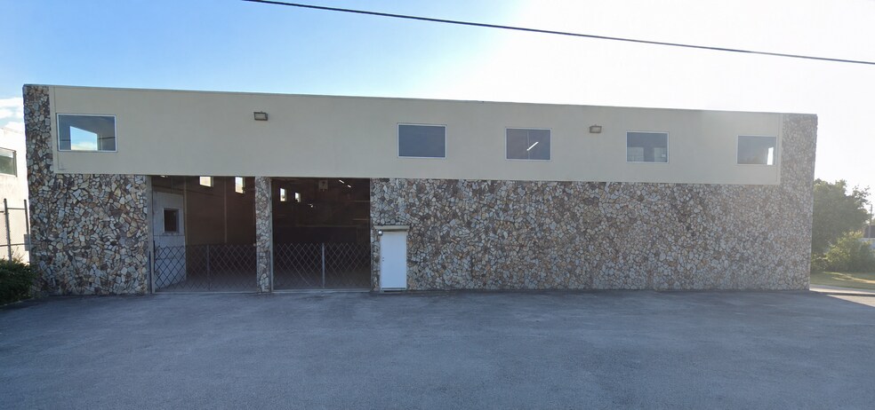 455 W 26th St, Hialeah, FL à louer - Photo du bâtiment - Image 2 de 2