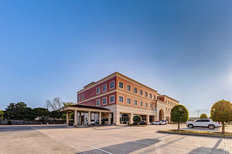 4949 Fairmont Pky, Pasadena, TX for lease - Building Photo - Image 3 of 12