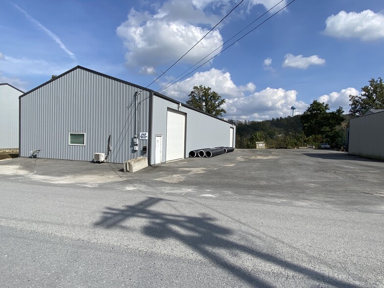 247 S Plant St, Morgantown, WV à vendre - Photo du bâtiment - Image 2 de 12