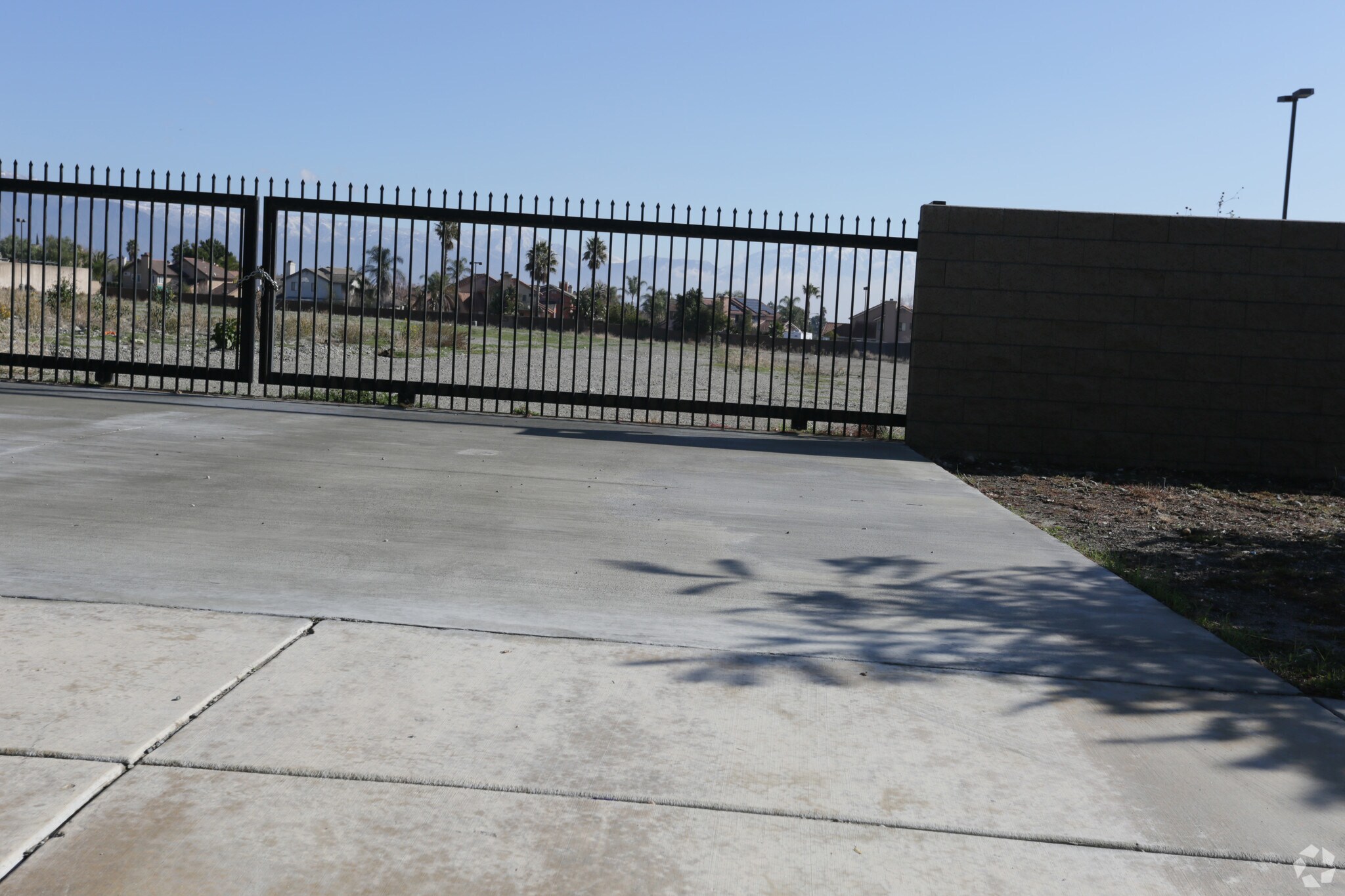 2977 N Locust Ave, Rialto, CA à louer Photo principale- Image 1 de 5