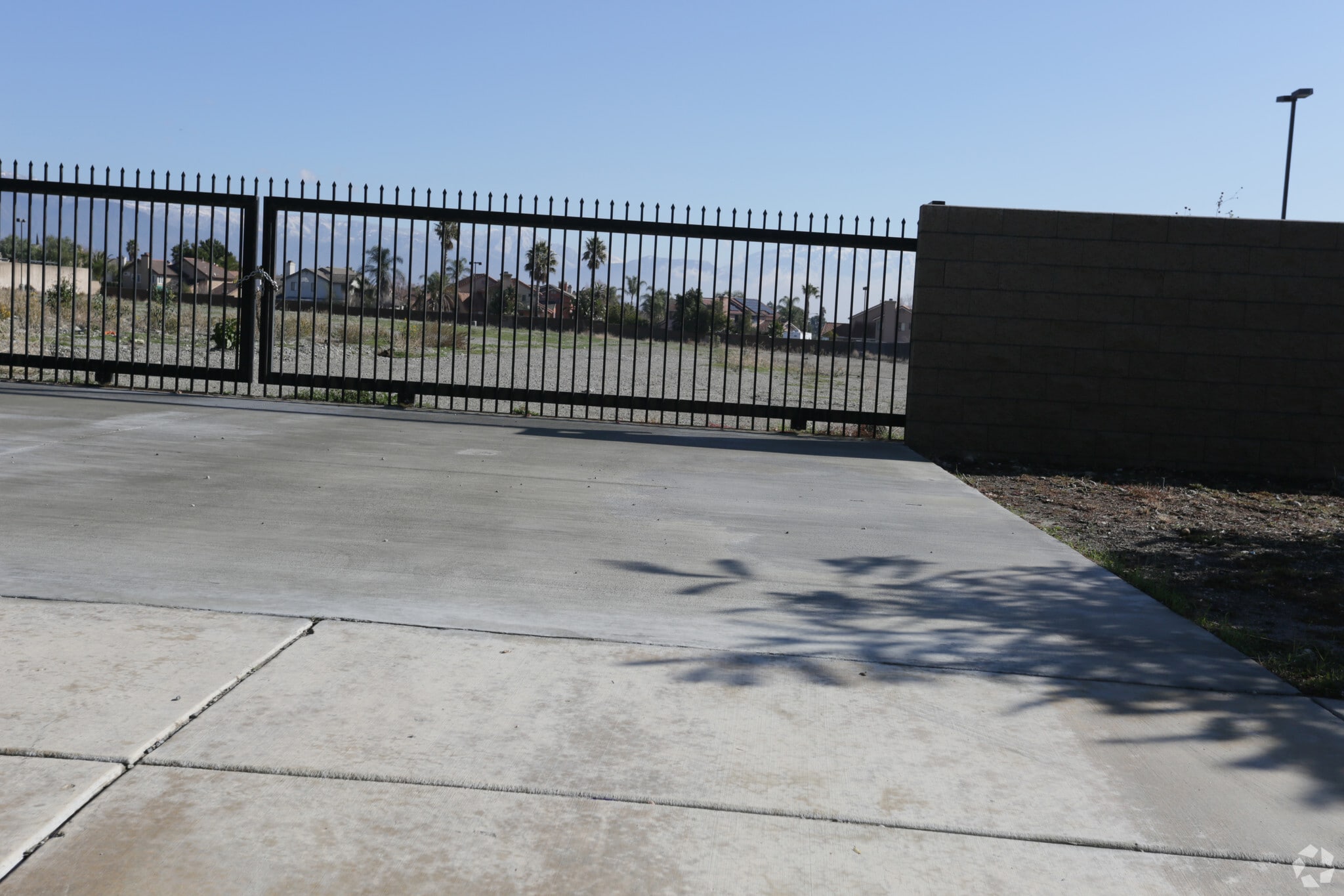 2977 N Locust Ave, Rialto, CA for lease Primary Photo- Image 1 of 5