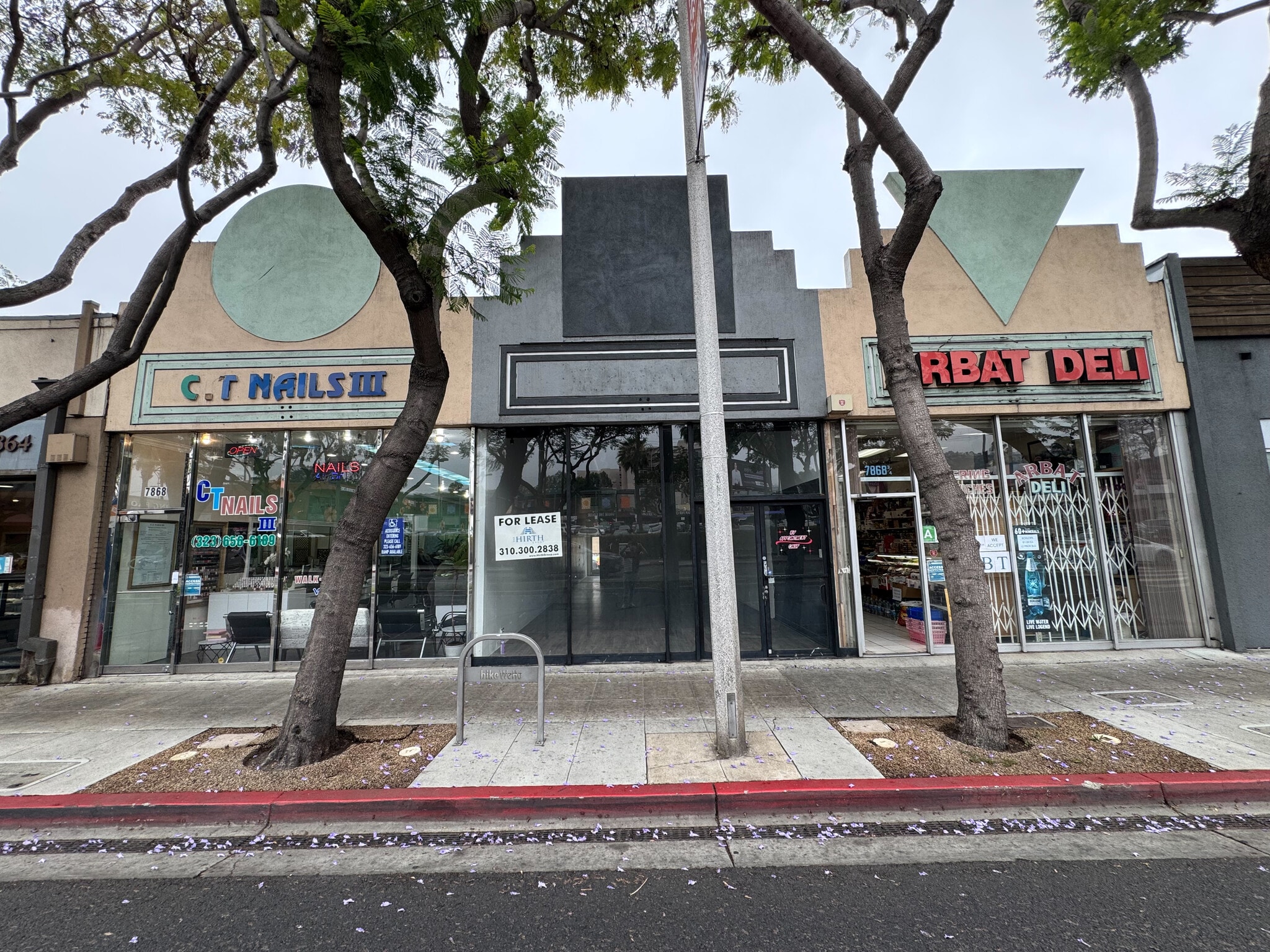 7868 Santa Monica Blvd, West Hollywood, CA à louer Photo du bâtiment- Image 1 de 8