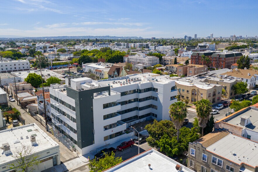 5128 Marathon St, Los Angeles, CA à vendre - Photo du bâtiment - Image 3 de 15