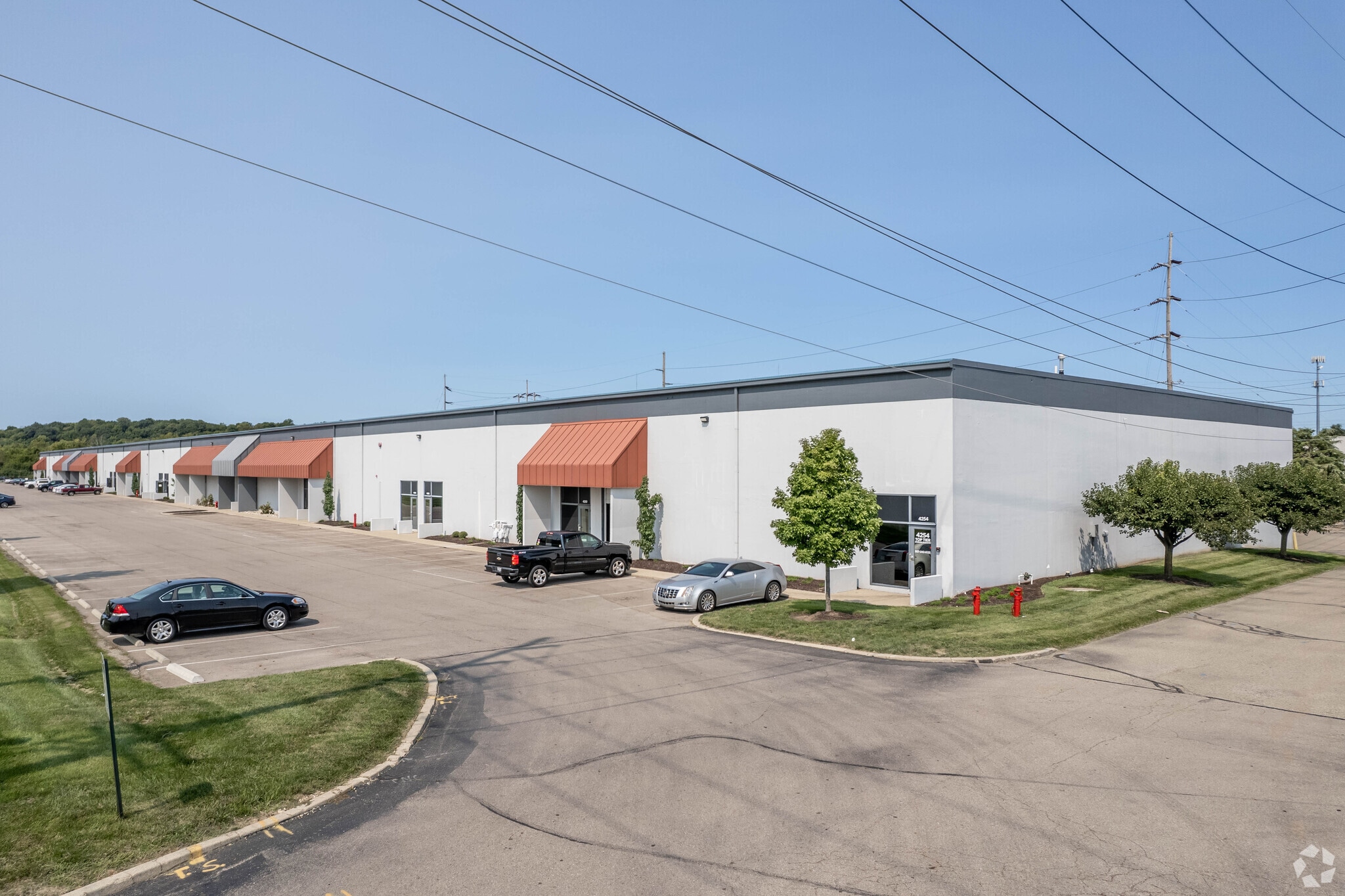 4202-4254 E River Rd, Moraine, OH for lease Primary Photo- Image 1 of 12