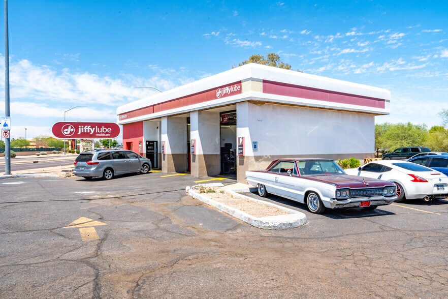 1945 S Country Club Dr, Mesa, AZ for sale - Building Photo - Image 2 of 7