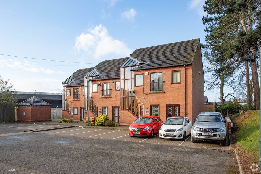 Shaw Rd, Wolverhampton à louer - Photo du bâtiment - Image 3 de 4