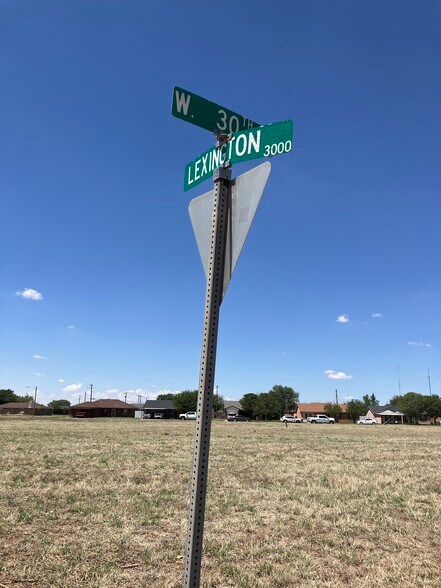 1100-1200 W 31st St, Plainview, TX à vendre - Photo du bâtiment - Image 3 de 12