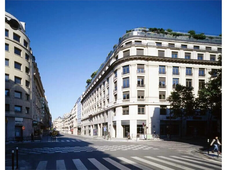 40-44 Rue La Boétie, Paris à louer - Photo du bâtiment - Image 2 de 9