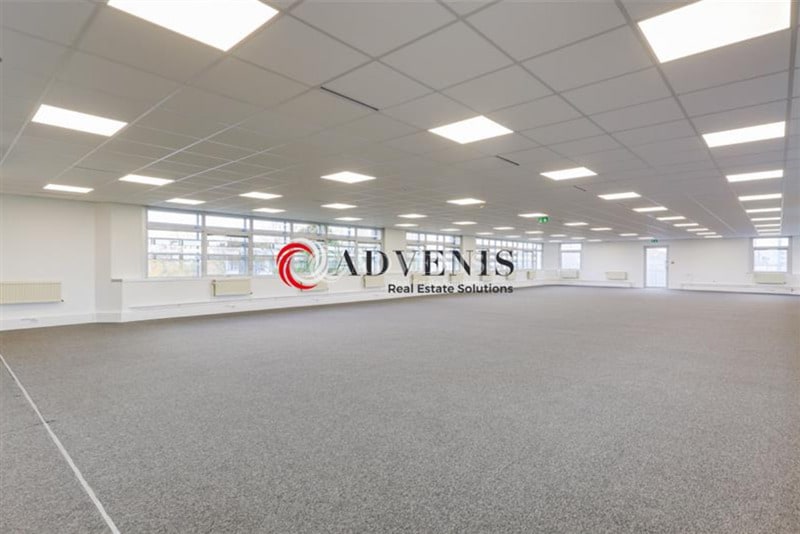 Office in Orly for lease - Interior Photo - Image 2 of 7