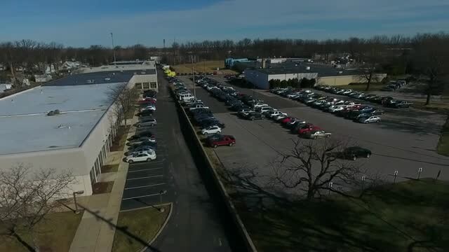 33801 Curtis Blvd, Eastlake, OH à louer - Vidéo sur l’inscription commerciale - Image 3 de 13