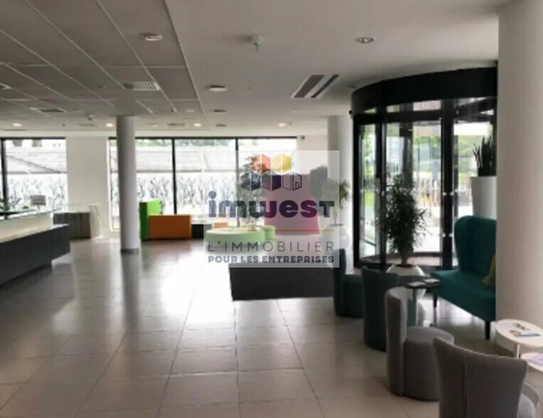 Office in Rennes for lease - Building Photo - Image 1 of 9