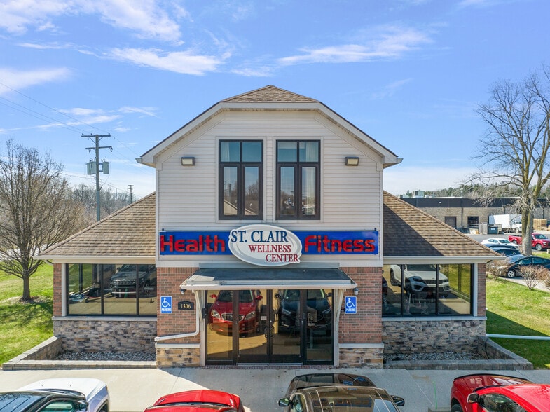 1306 S Carney Dr, Saint Clair, MI for sale - Primary Photo - Image 1 of 10