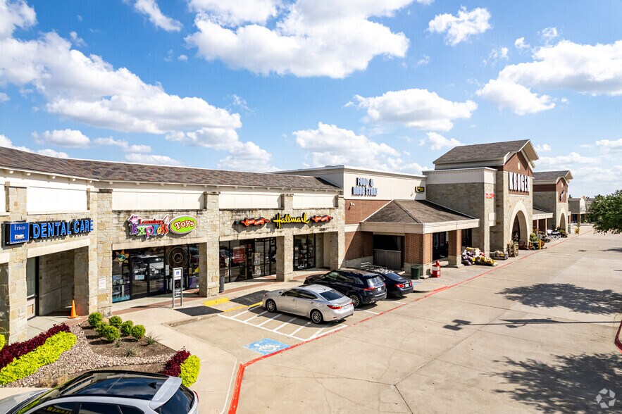 3193-3245 W Main St, Frisco, TX à louer - Photo du bâtiment - Image 3 de 14