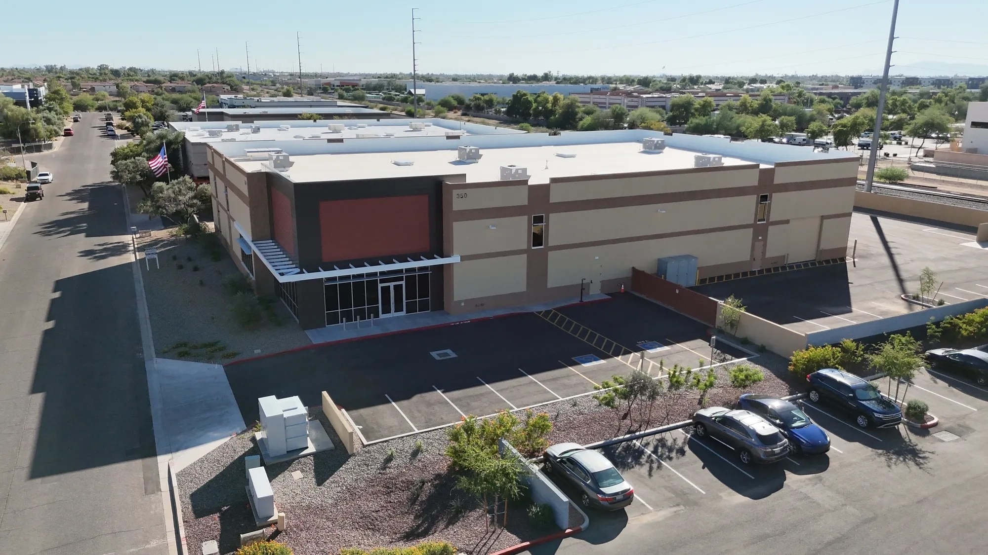 350 S Hamilton Ct, Gilbert, AZ for lease Primary Photo- Image 1 of 22