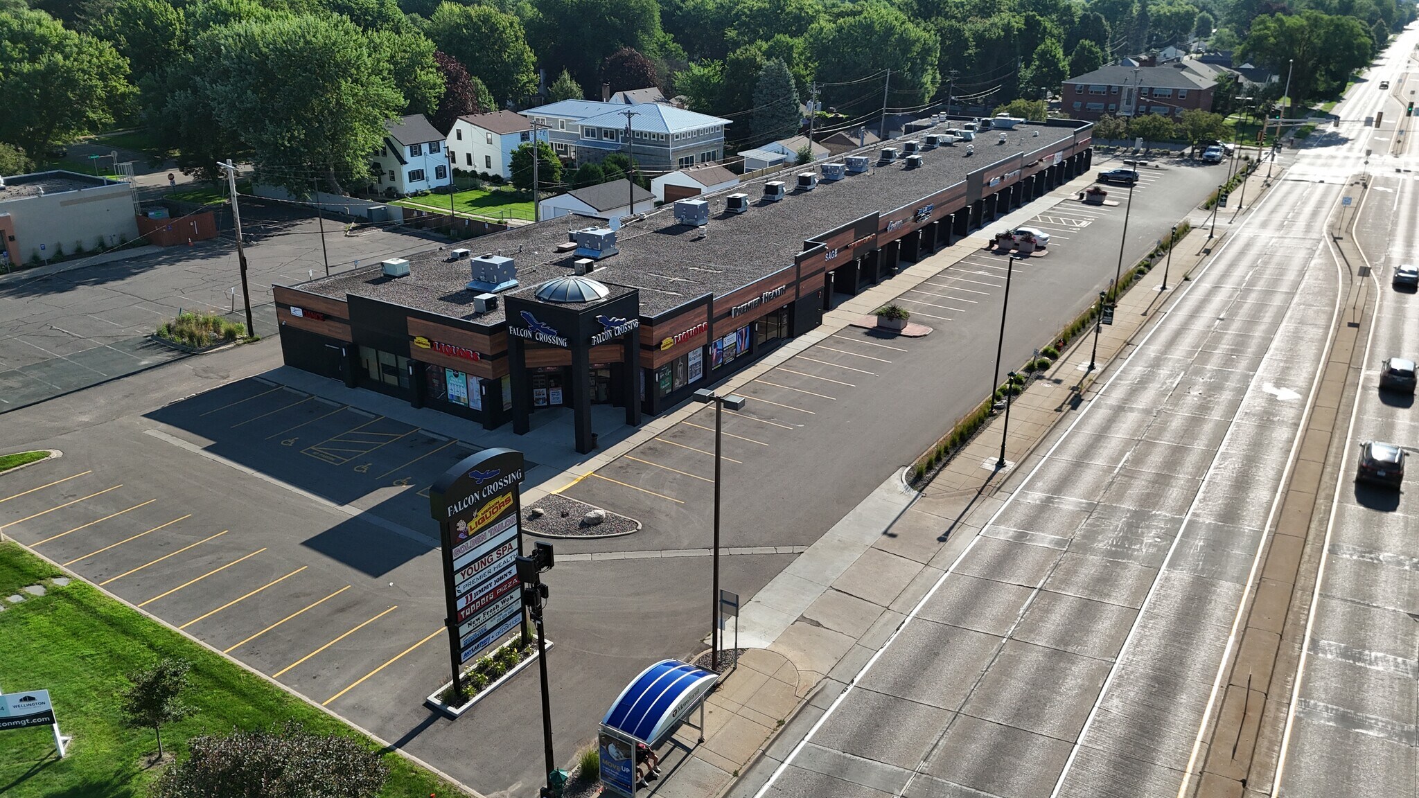 1533-1559 W Larpenteur Ave, Falcon Heights, MN for lease Building Photo- Image 1 of 6