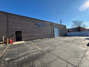 445 Winding Rd, Old Bethpage, NY à louer Photo intérieure- Image 1 de 5