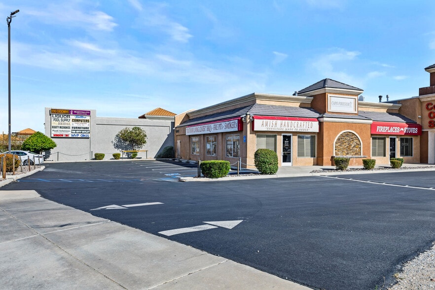 12033 Mariposa Rd, Hesperia, CA for lease - Building Photo - Image 1 of 25
