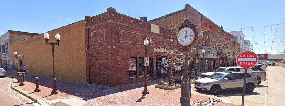 327 3rd St, Wausau, WI à vendre - Photo du bâtiment - Image 2 de 3