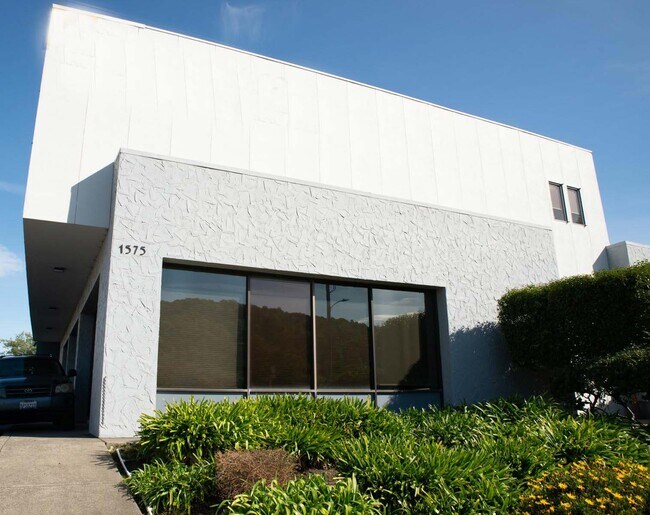 Plus de détails pour 1575 E Francisco Blvd, San Rafael, CA - Bureau, Local d'activités à louer