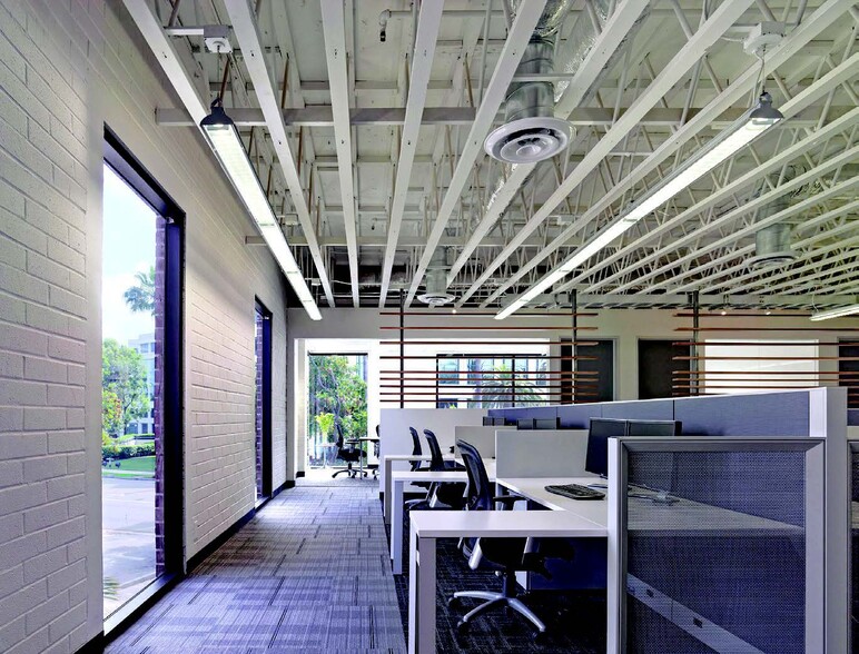 1655 26th St, Santa Monica, CA for lease - Building Photo - Image 3 of 12