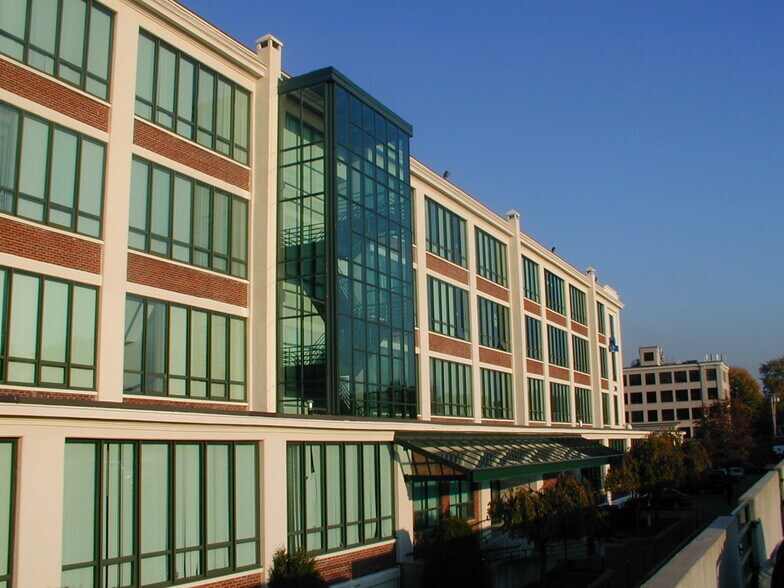 200 Boston Ave, Medford, MA à louer - Photo du bâtiment - Image 2 de 8