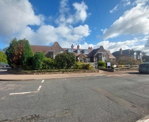 27 Grove Rd, Lydney à vendre - Photo du bâtiment - Image 3 de 13