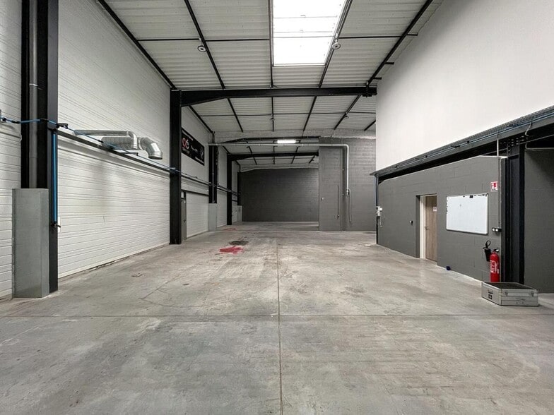 6 Rue D'Arsonval, Chassieu à louer - Photo intérieure - Image 3 de 10