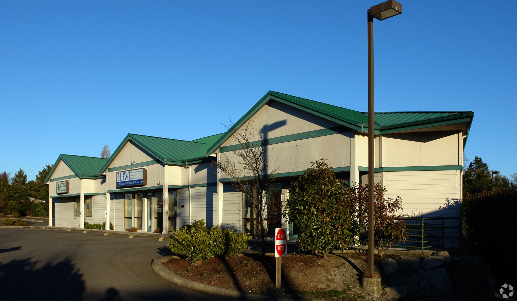 230 Cabot Dr, Oak Harbor, WA for lease Primary Photo- Image 1 of 8