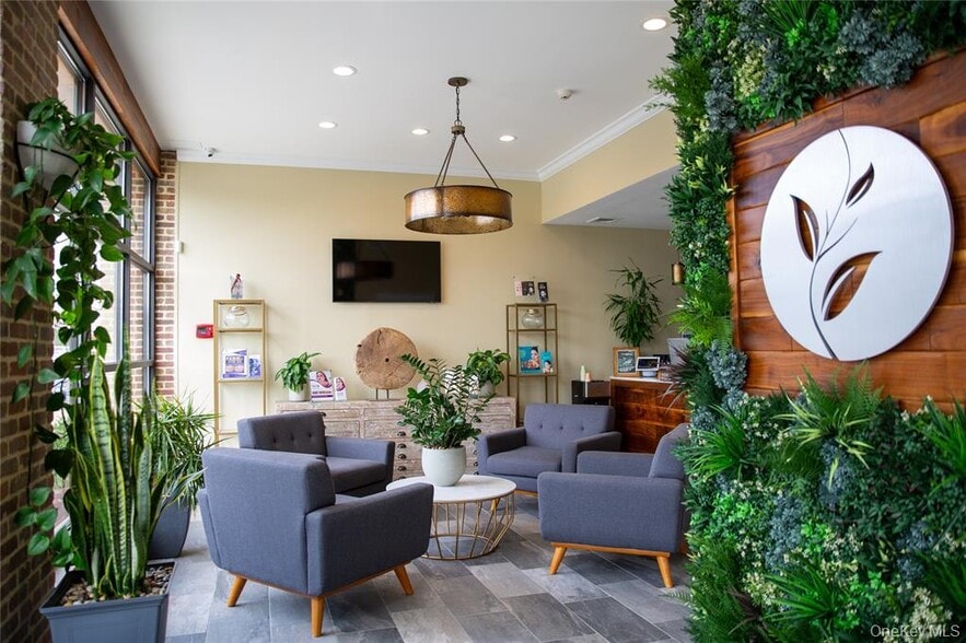 223 E Park Ave, Long Beach, NY for sale - Building Photo - Image 3 of 11