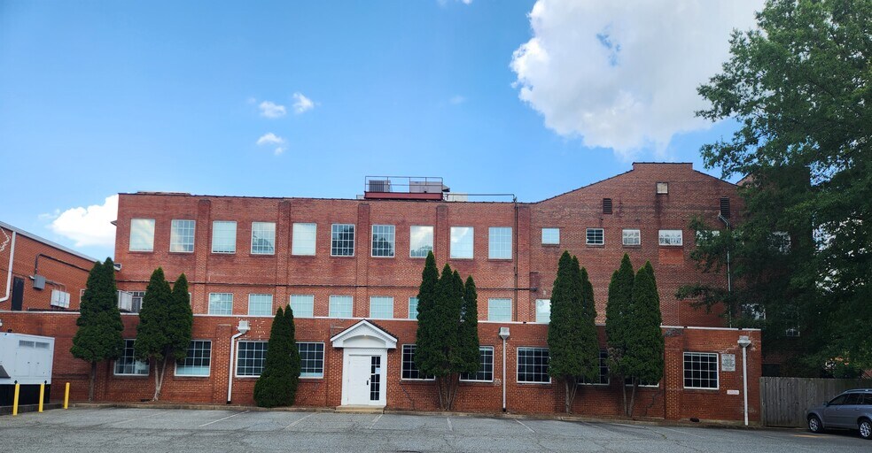 1301 Carolina St, Greensboro, NC à louer - Photo du bâtiment - Image 3 de 8