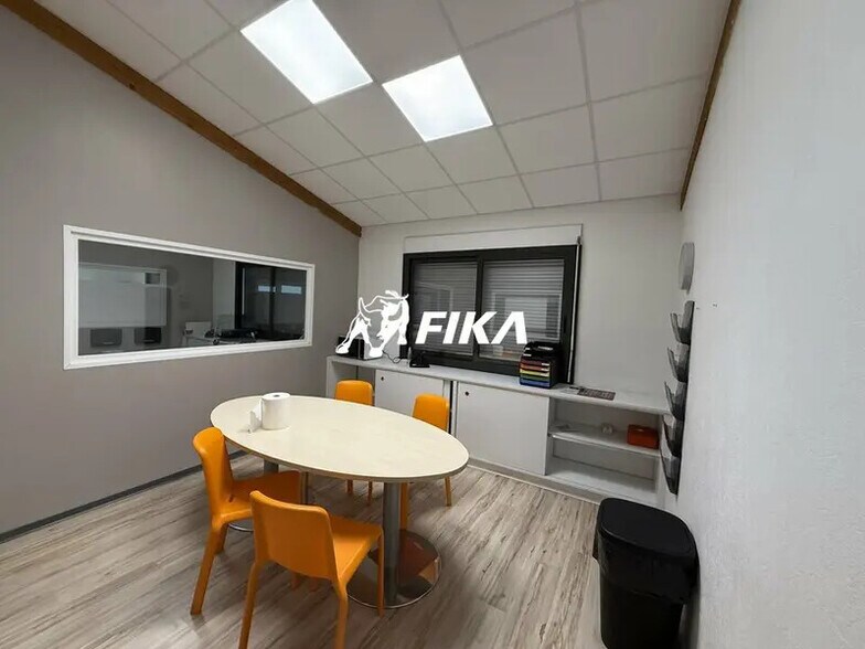 184 Avenue Antoine De Saint Exupéry, Toulouse for lease - Interior Photo - Image 2 of 5