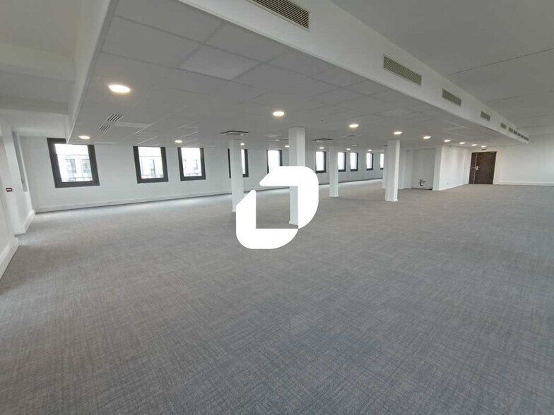Office in Colombier-Saugnieu for lease - Interior Photo - Image 3 of 7