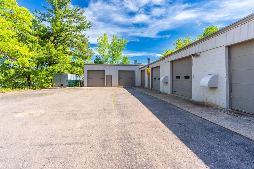 459 Southgate Dr, Tomahawk, WI for sale - Building Photo - Image 3 of 26