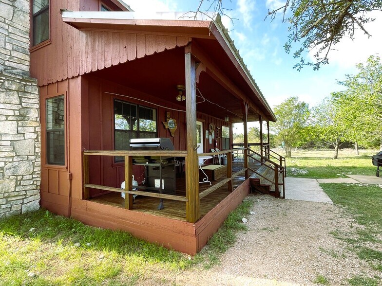 1400 Greer ln, Burnet, TX à vendre - Photo du bâtiment - Image 3 de 89