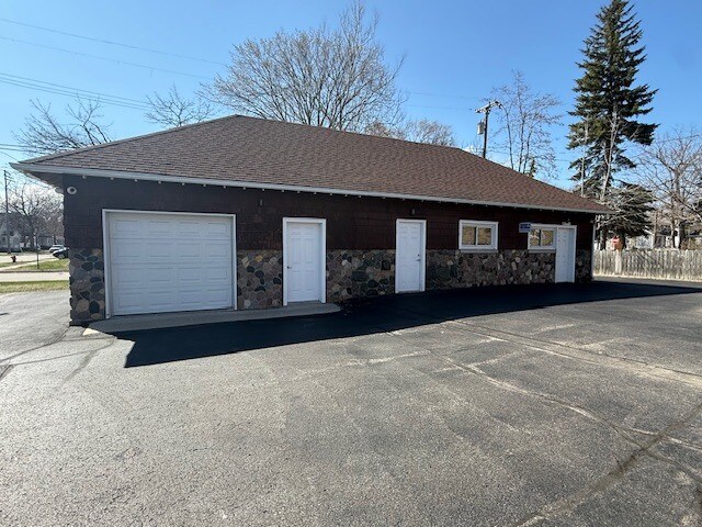 1723 Military St, Port Huron, MI à vendre - Photo du bâtiment - Image 3 de 15