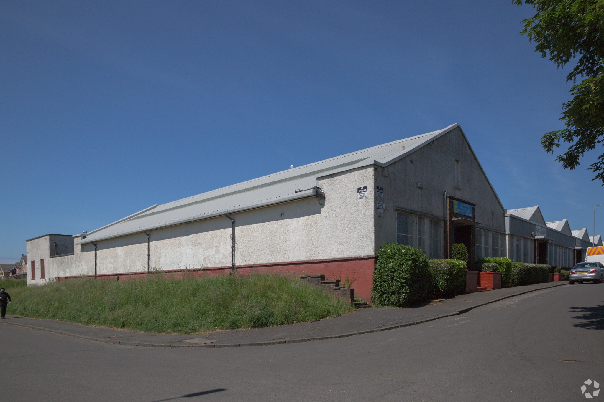 Carntyne Industrial Estate portfolio of 2 properties for sale on LoopNet.ca Primary Photo- Image 1 of 2