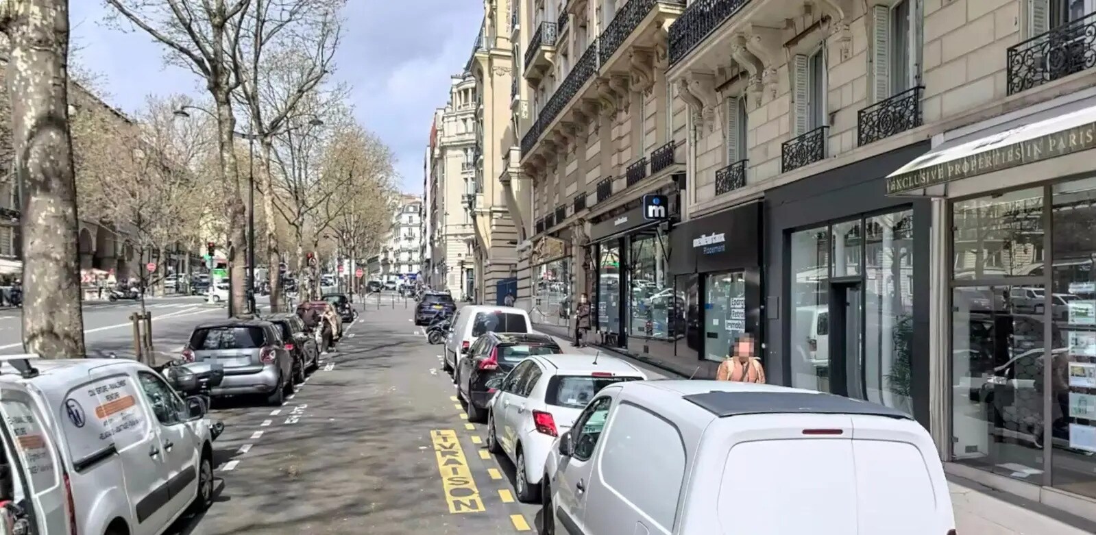 Retail in Paris for lease Building Photo- Image 1 of 4