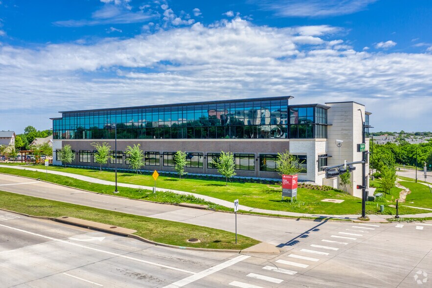 7330 Stonebrook Pky, Frisco, TX for lease - Building Photo - Image 2 of 35