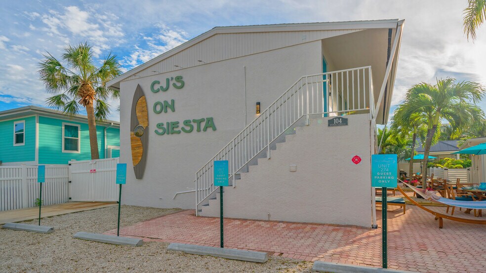104 Avenida Veneccia, Siesta Key, FL à vendre - Photo du bâtiment - Image 3 de 50
