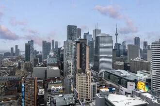 21 Dundas Sq, Toronto, ON - aerial  map view