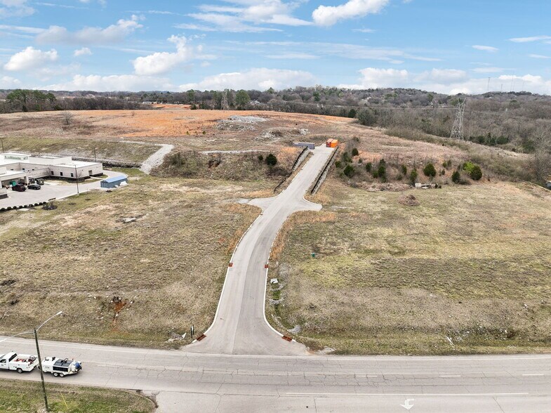 N James Campbell Boulevard Blvd, Columbia, TN for sale - Building Photo - Image 2 of 11