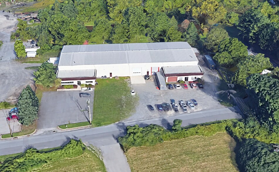 271 Upper North Rd, Highland, NY à vendre - Photo du bâtiment - Image 3 de 11
