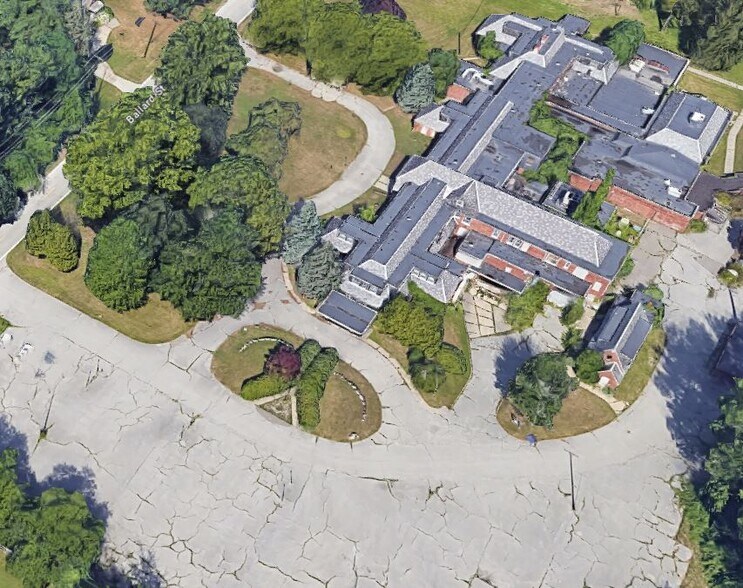 26755 Ballard Rd, Harrison Township, MI à vendre - Photo du bâtiment - Image 3 de 18