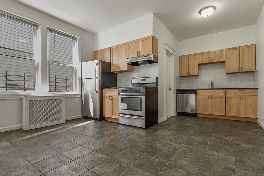 350 Danforth Ave, Jersey City, NJ à vendre - Photo du b timent - Image 1 de 46