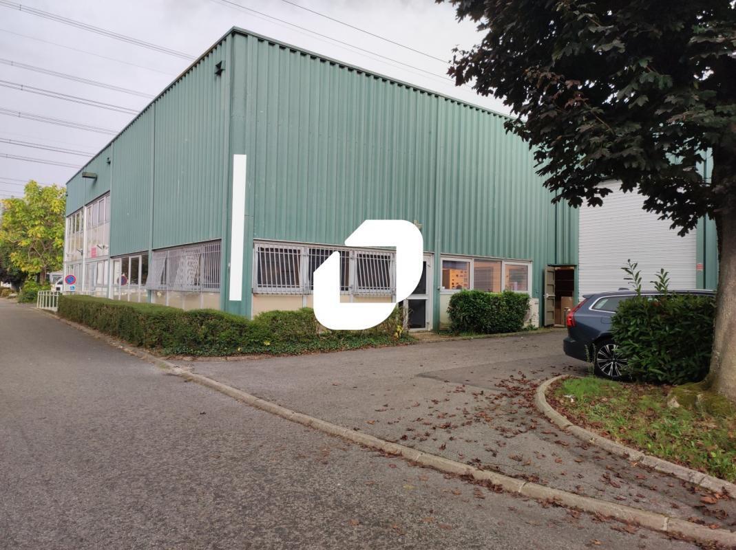 Flex in Torcy for sale Building Photo- Image 1 of 10