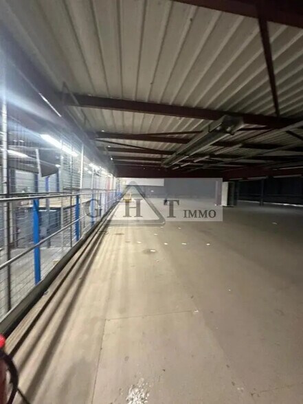 Industrial in Morangis for sale - Interior Photo - Image 3 of 7