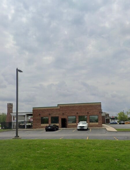 10685 Randolph St, Crown Point, IN à vendre - Photo du bâtiment - Image 2 de 10